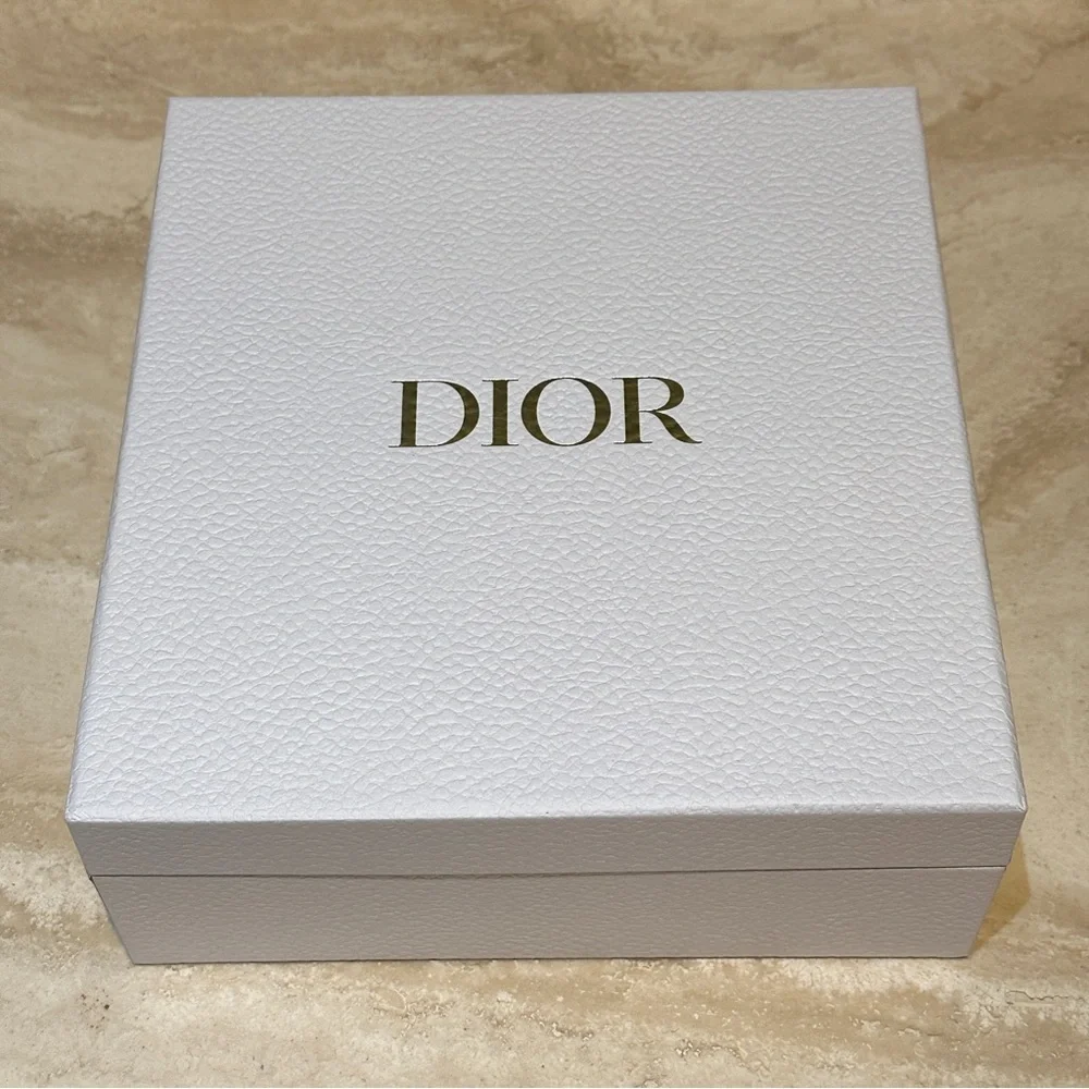 Dior Backstage 3pc Makeup Brush Set with White Case (Limited Edition) - Picture 9 of 10